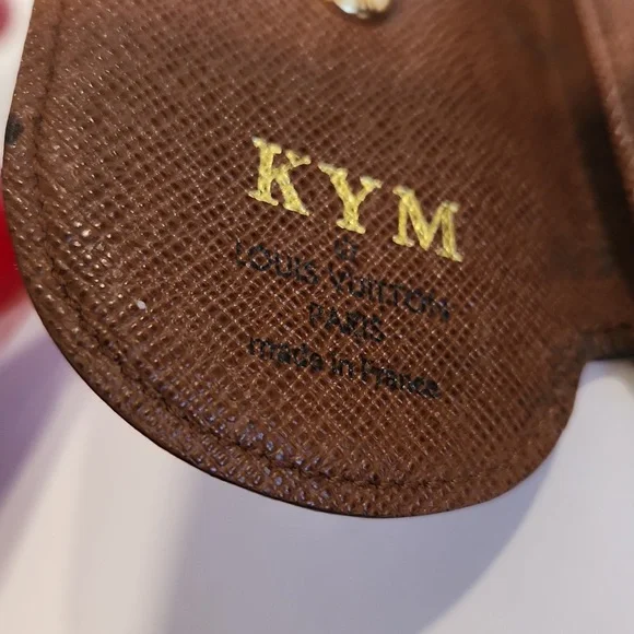 Louis Vuitton Monogram Key Holder Oval